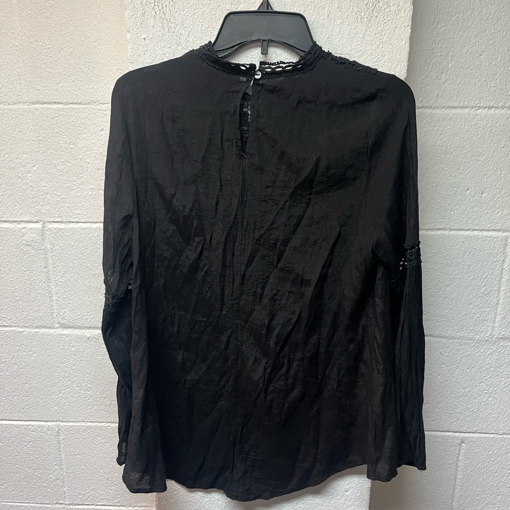 She + Sky Black Lace Detail Blouse. Medium - Picture 4 of 6